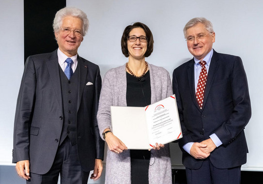 Preisverleihung an Vikroria Däschlein-Gessner Award ceremony for Prof. Viktoria Däschlein-Gessner