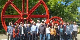 Gruppenbild mit Prof. Kenneth Raymond