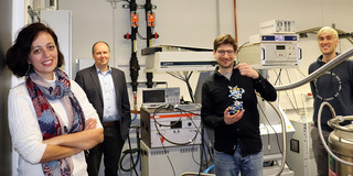 Bild von JProf. Kasanmascheff, Prof. Clever, Dr. Yury Kutin und Lukas Stratmann