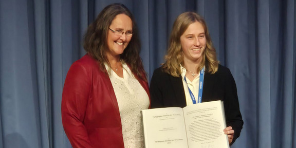 Portrait Birgit Glüsen - Lena Nielinger Die mündliche Dr. rer. nat. -Prüfung von FrauM. Sc. Lena Engelhardfindetstatt am Dienstag, 11. November 2025, 10.00 Uhr in Raum C1-06-777 Die mündliche Doktorprüfung ist gemäß § 15 (6) der gültigen Promotionsordnung der Technischen Universität Dortmund fakultätsöffentlich. Dortmund, den 22. Oktober2025